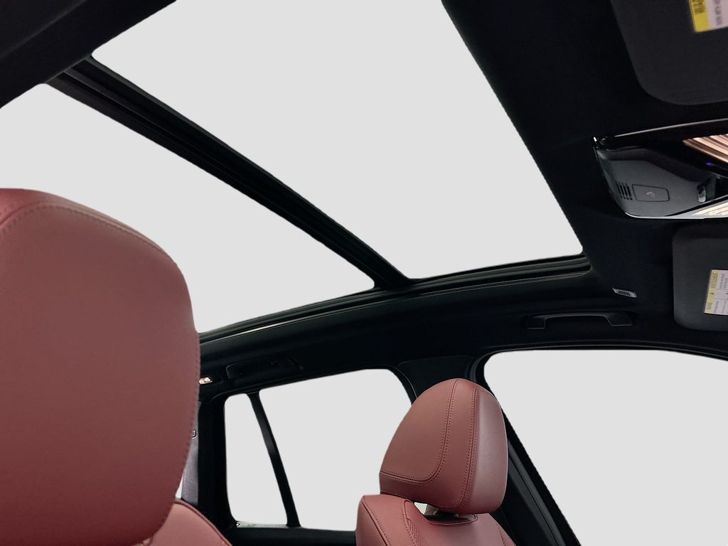 Thumbnail: 2022 BMW X3 - 21