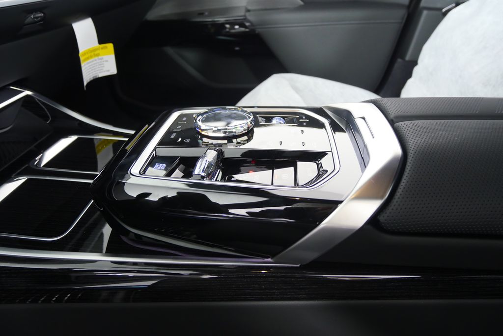 Thumbnail: 2025 BMW 7 Series - 23