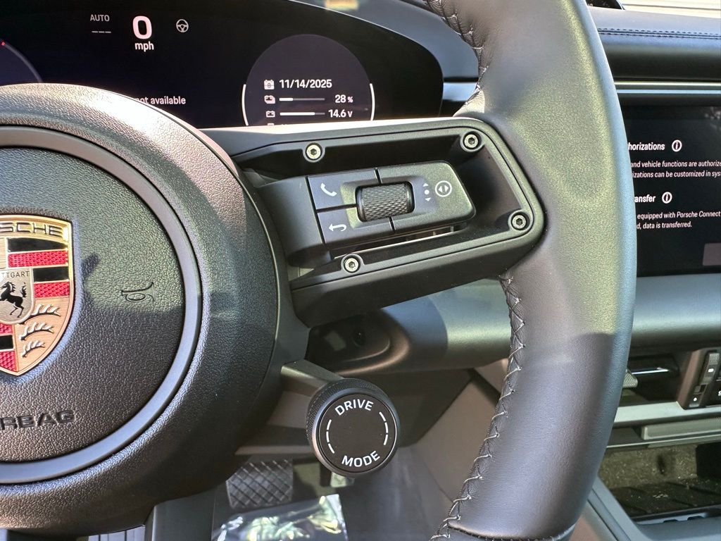 Thumbnail: 2024 Porsche Macan - 16