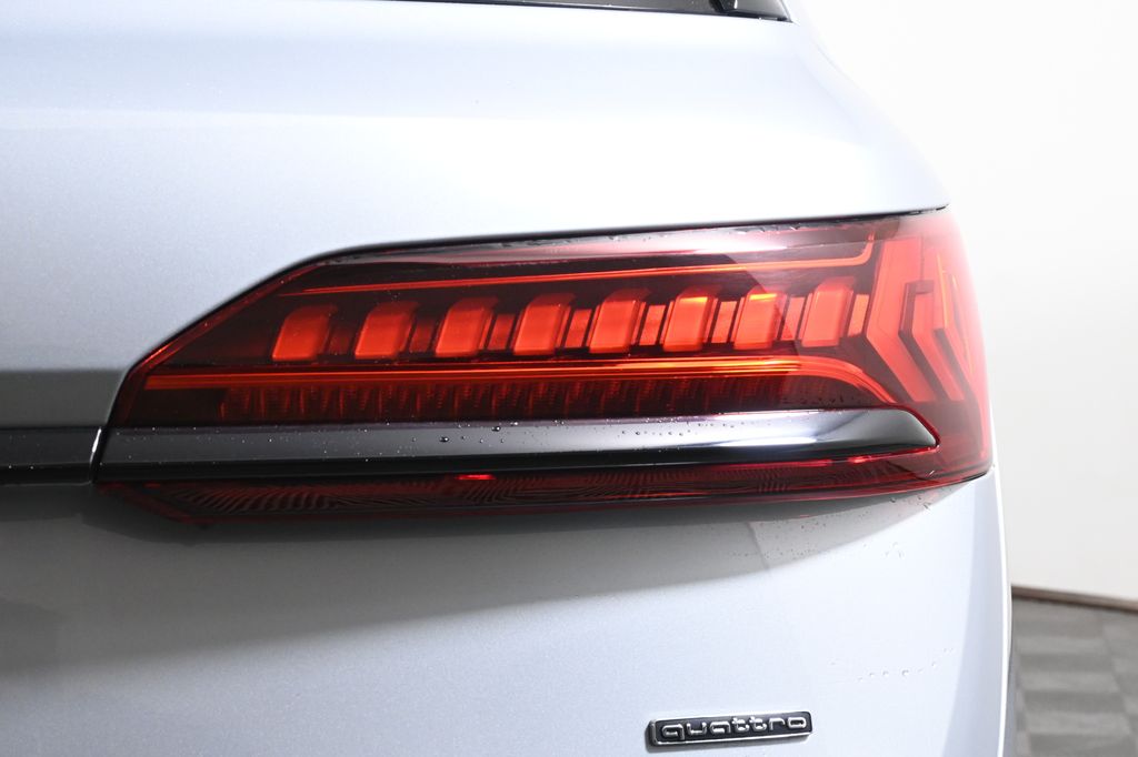 Thumbnail: 2024 Audi Q7 - 13