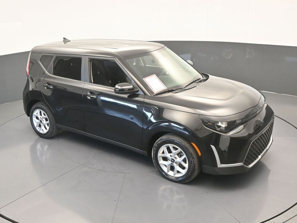 Used 2023 Fusion Black Kia LX image 46