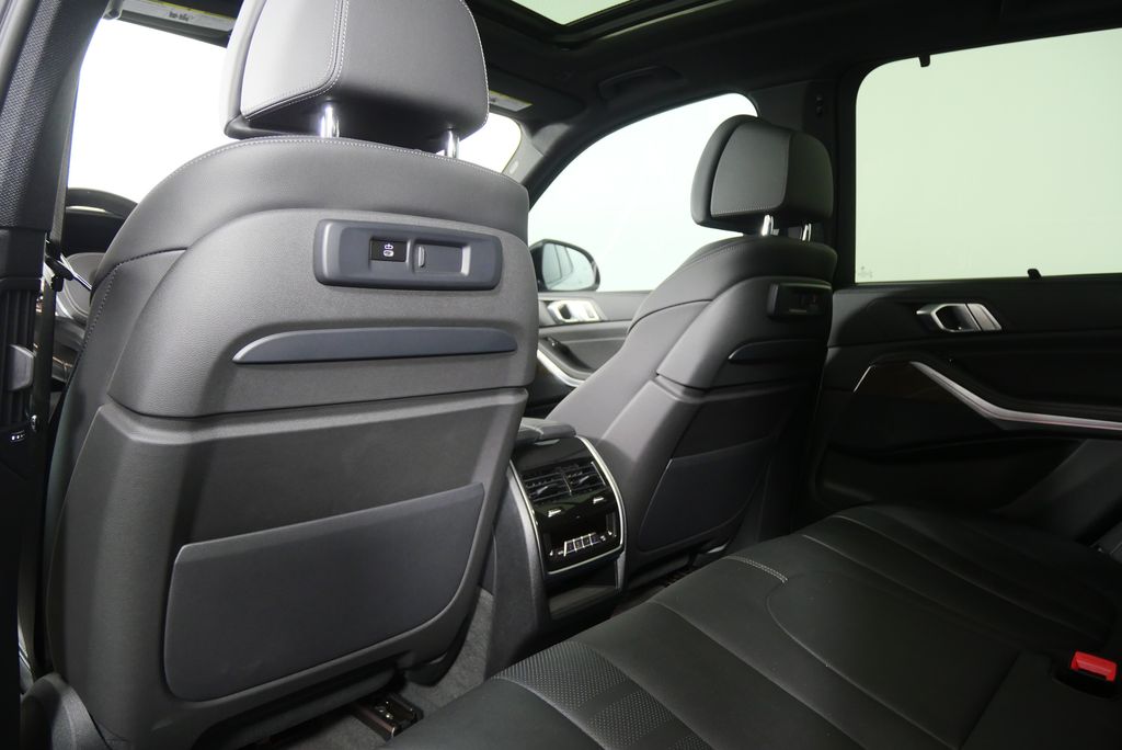 Thumbnail: 2022 BMW X5 - 18