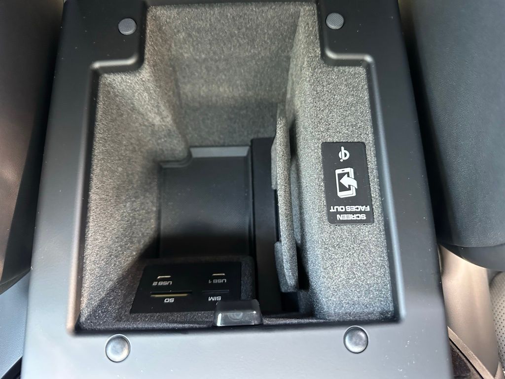 Thumbnail: 2026 Porsche Macan - 30