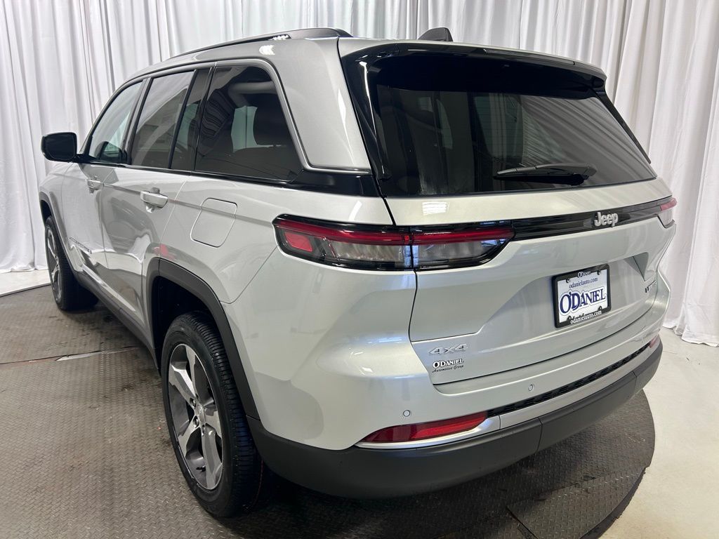 new 2026 Jeep Grand Cherokee car, priced at $48,995