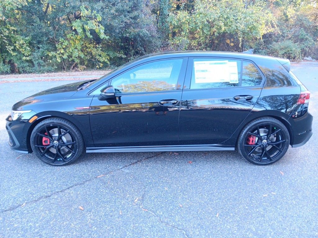 2024 Volkswagen Golf GTI SE 2