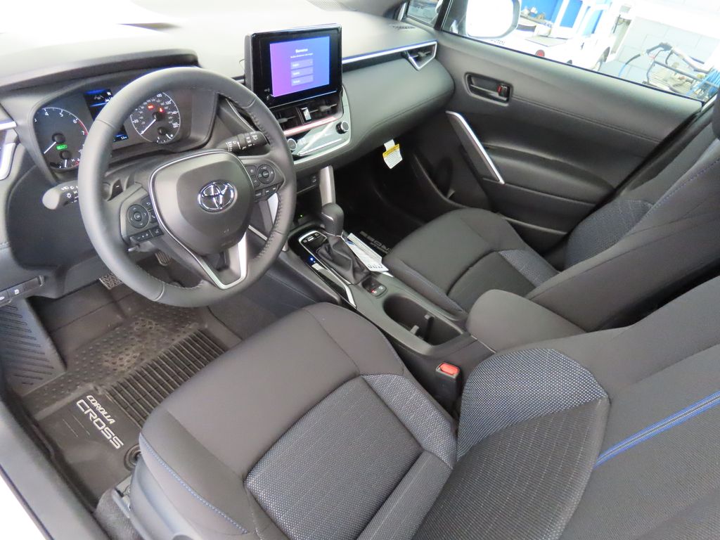 2024 Toyota Corolla Cross SE 9