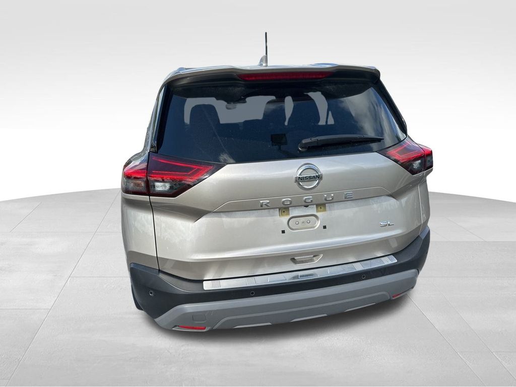 2021 Champagne Silver Metallic Nissan Rogue SL FWD SUV