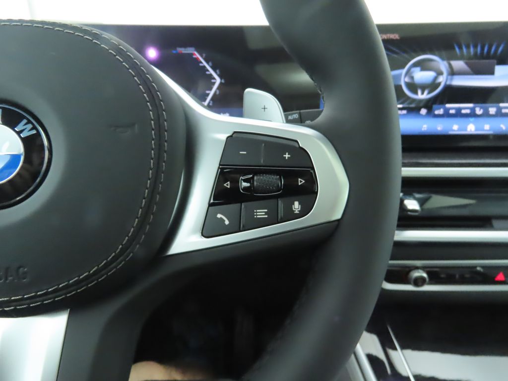 Thumbnail: 2026 BMW X5 - 12