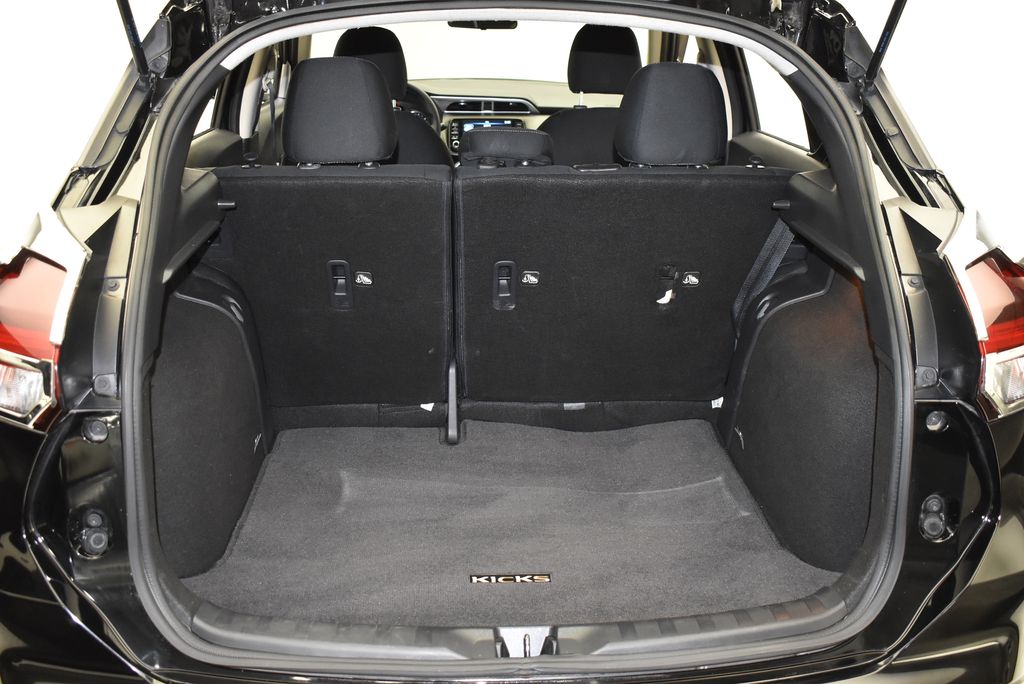 2021 Nissan Kicks SV 32
