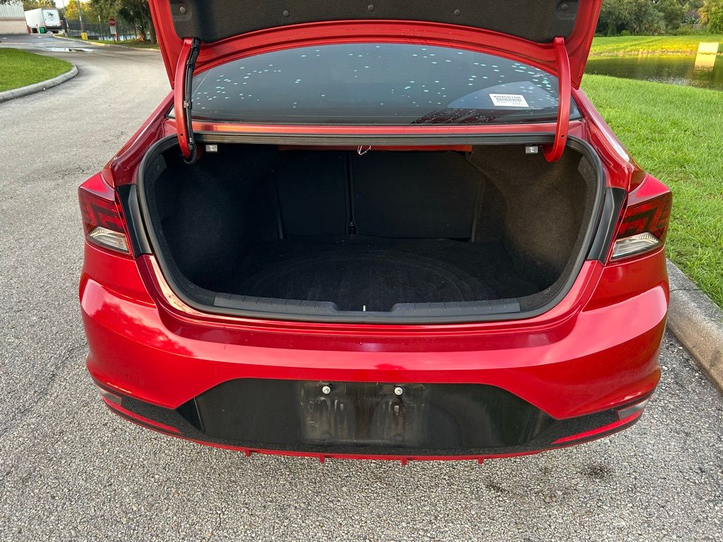 Thumbnail: 2019 Hyundai Elantra - 10