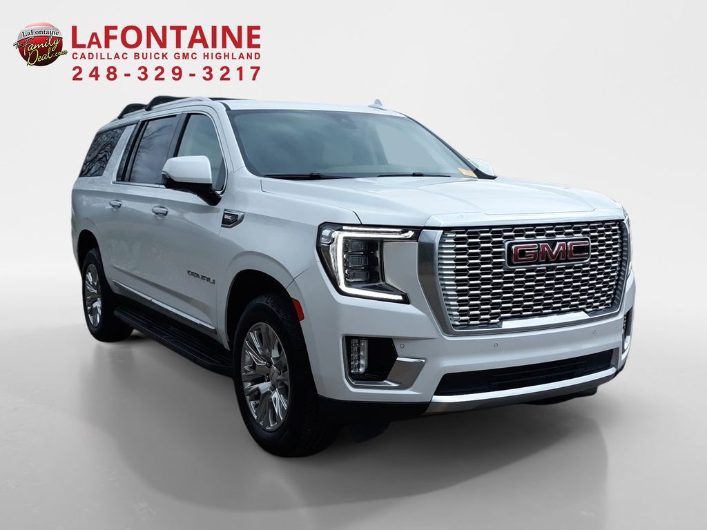 2022 GMC Yukon XL Denali 3