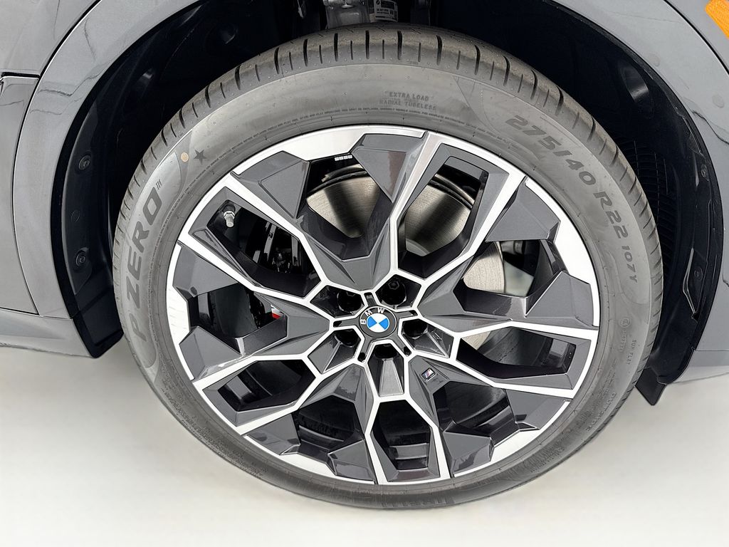 Thumbnail: 2026 BMW X7 - 32