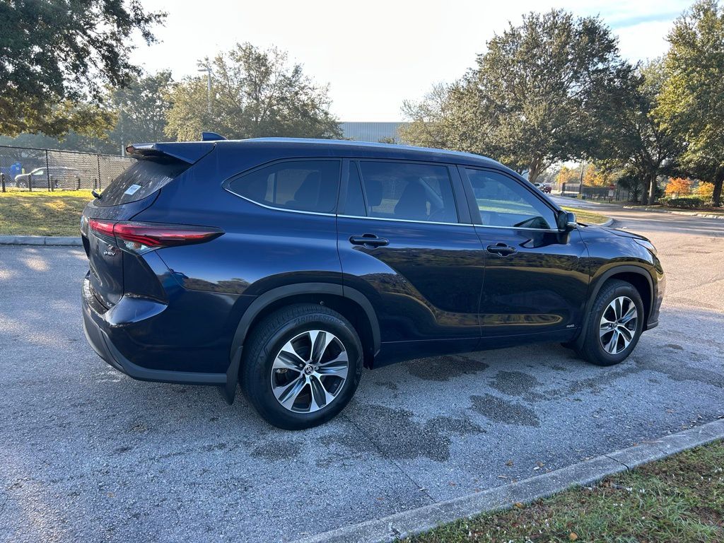 Thumbnail: 2025 Toyota Highlander - 5