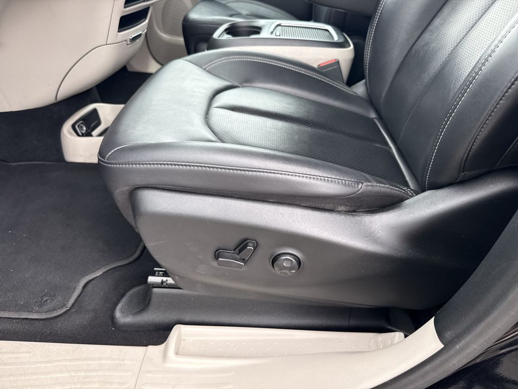 2024 Chrysler Pacifica Touring L Black at Martin Chrysler Dodge Jeep Ram
