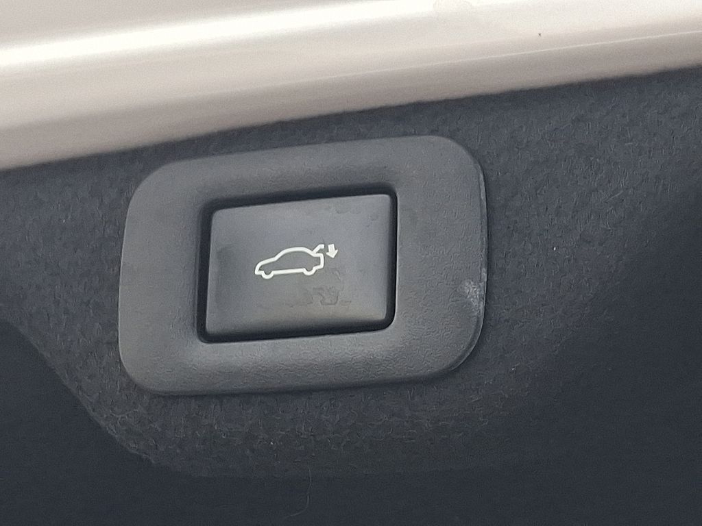 Thumbnail: 2021 Lexus ES - 28