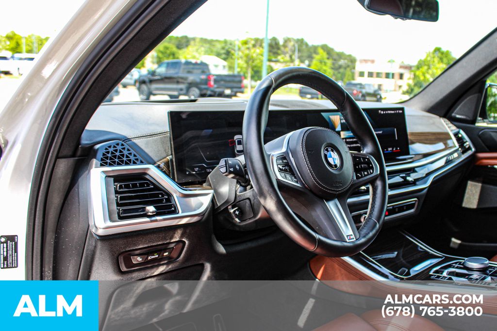 Used 2024 White BMW xDrive40i image 23