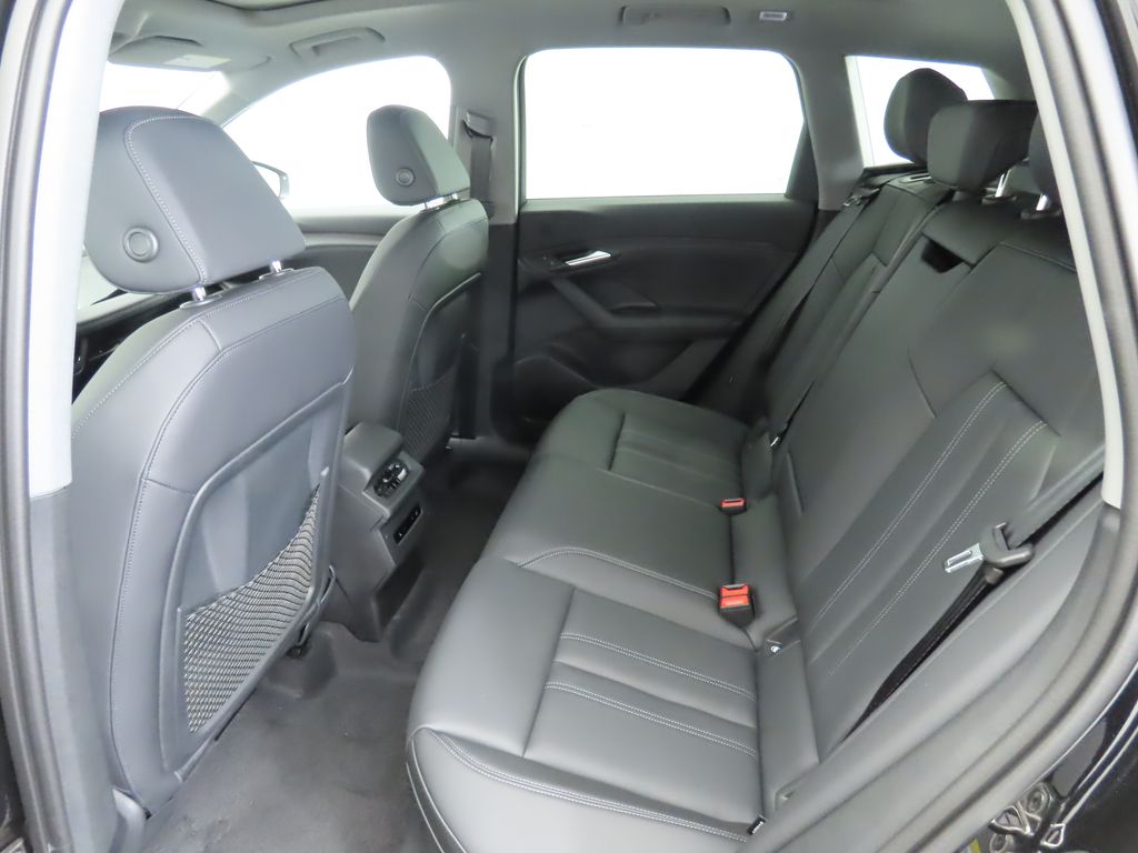 Thumbnail: 2025 Audi Q6 e-tron - 22