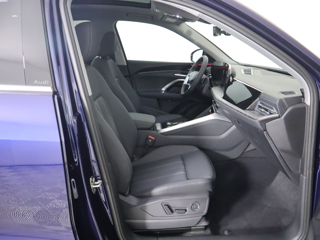 Thumbnail: 2025 Audi Q5 - 22