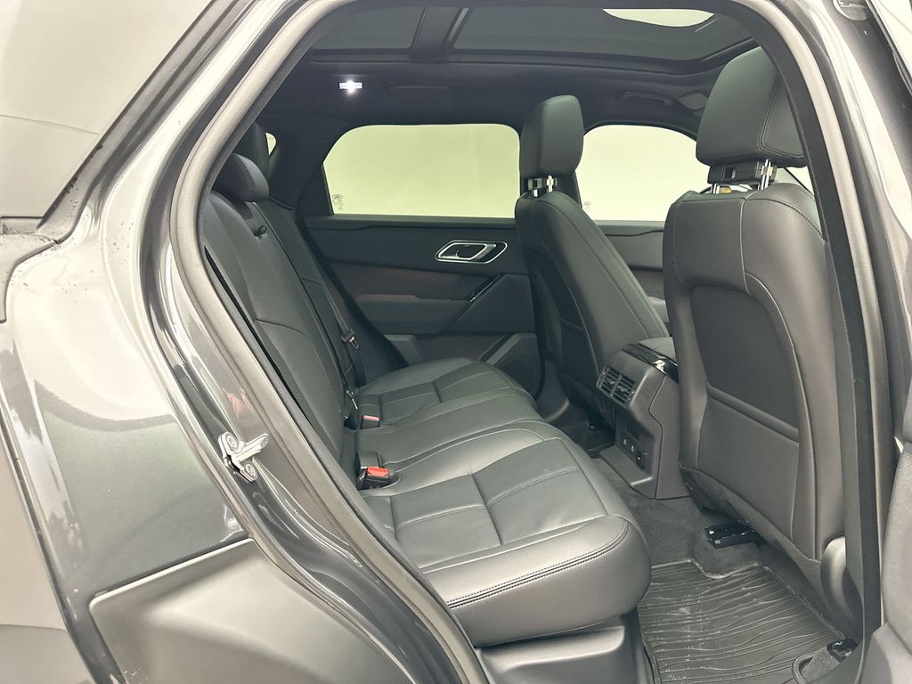 2025 Land Rover Range Rover Velar Dynamic SE 12