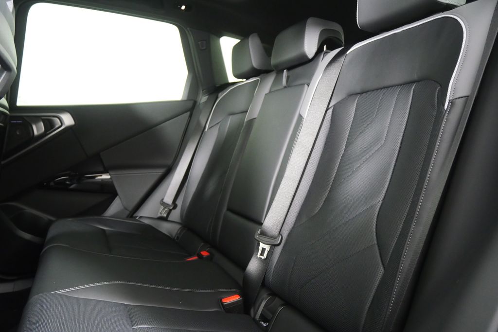 Thumbnail: 2026 BMW X3 - 15