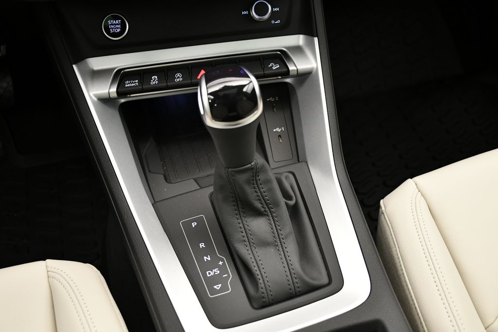 Thumbnail: 2025 Audi Q3 - 31