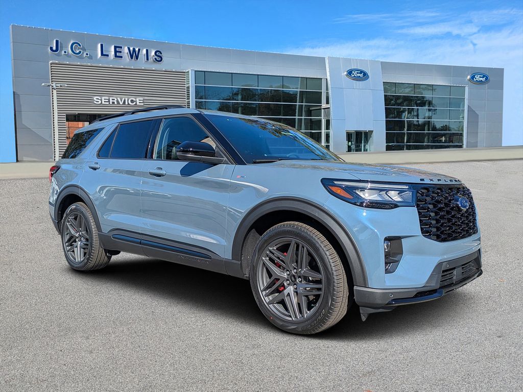 2026 Ford Explorer ST-LINE's photo