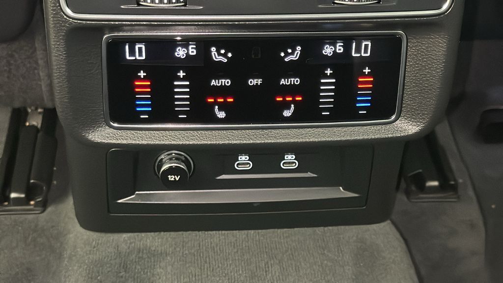 Thumbnail: 2023 Audi Q8 - 27