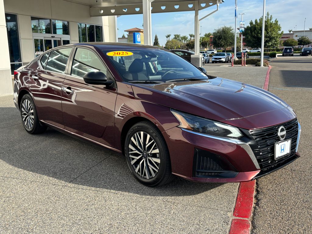 Thumbnail: 2025 Nissan Altima - 3