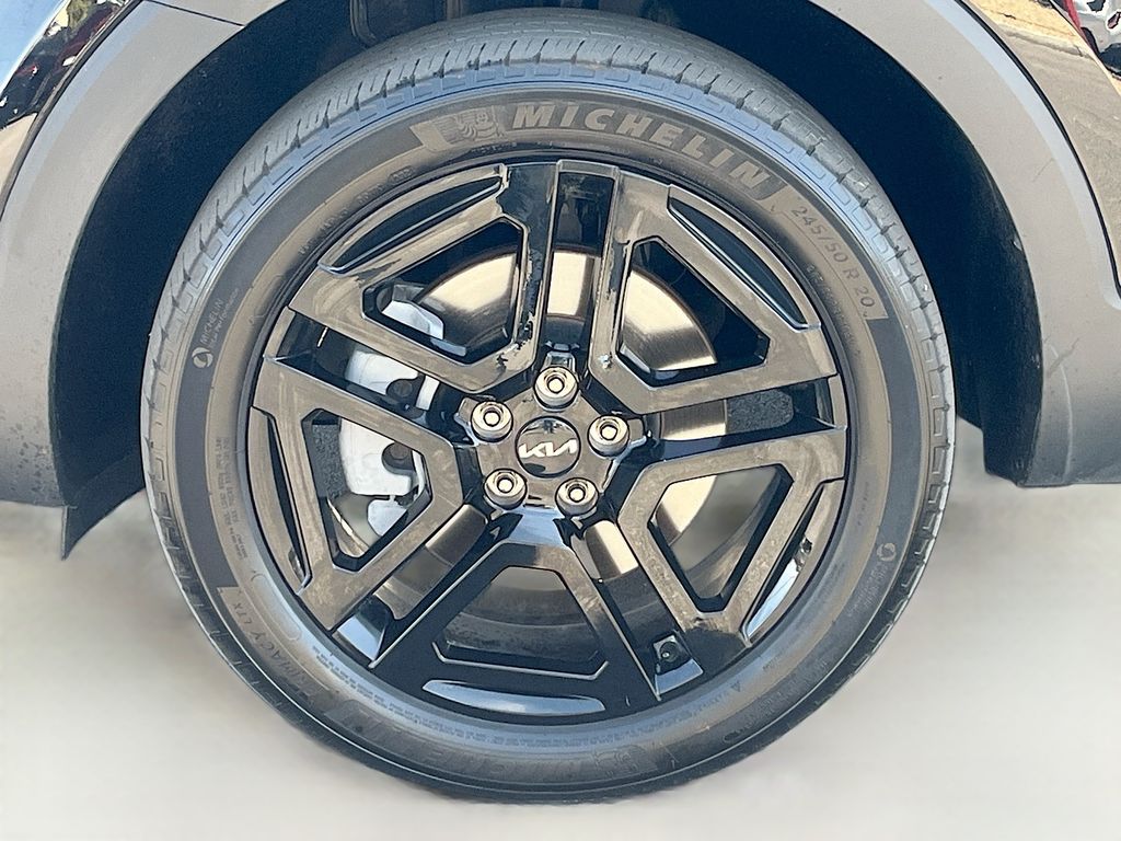 Used 2024 Black Kia SX X-Line image 36