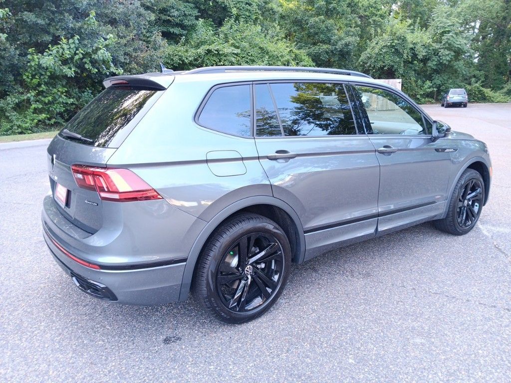 2024 Volkswagen Tiguan 2.0T SE R-Line Black 5