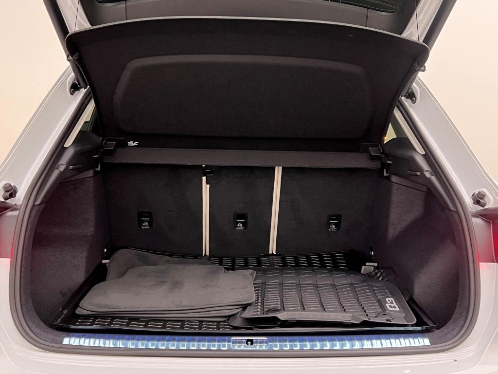 Thumbnail: 2025 Audi Q3 - 10