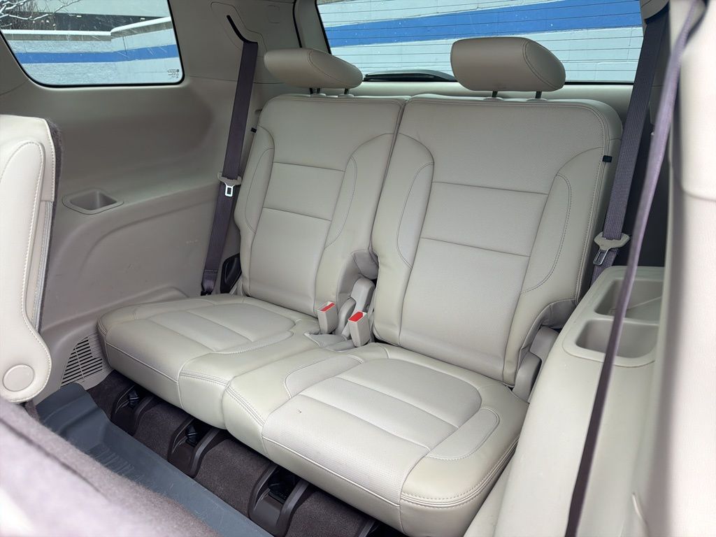 Thumbnail: 2017 GMC Acadia - 22