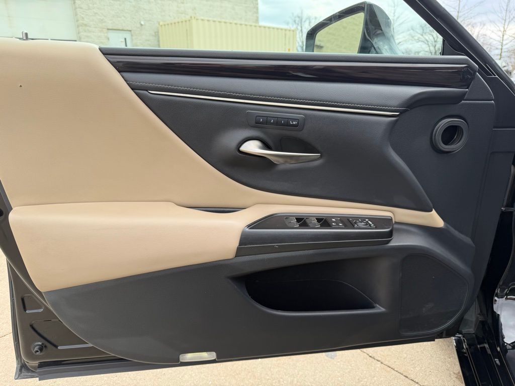 used 2021 Lexus ES car, priced at $26,903