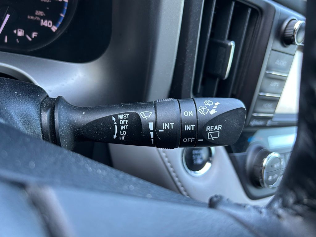 Thumbnail: 2018 Toyota RAV4 - 19