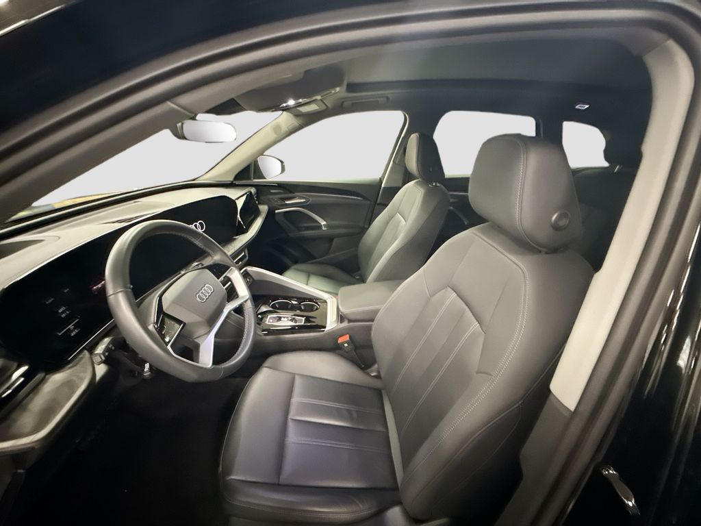 Thumbnail: 2025 Audi Q5 - 18