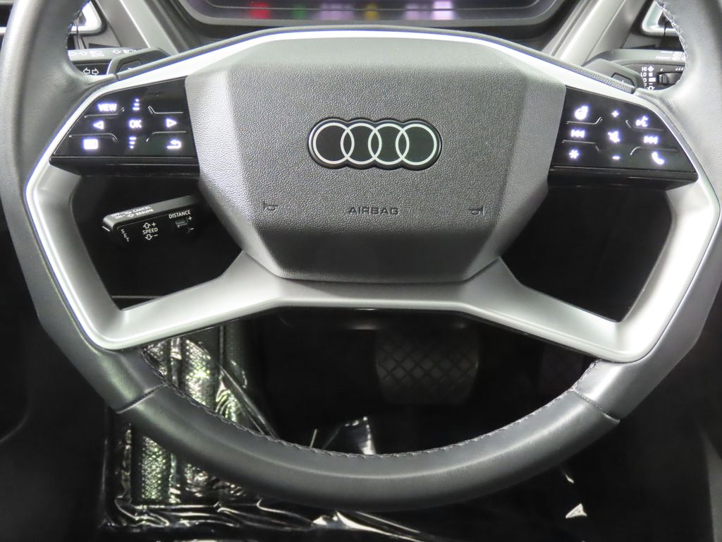 Thumbnail: 2023 Audi Q4 e-tron - 14