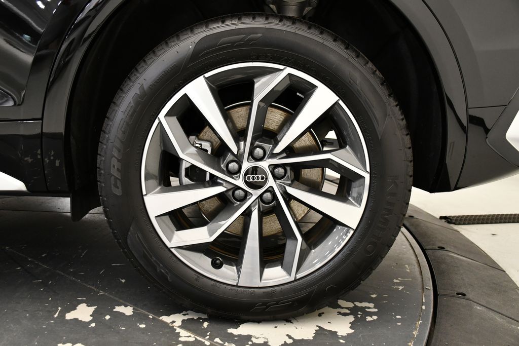 Thumbnail: 2025 Audi Q5 - 14