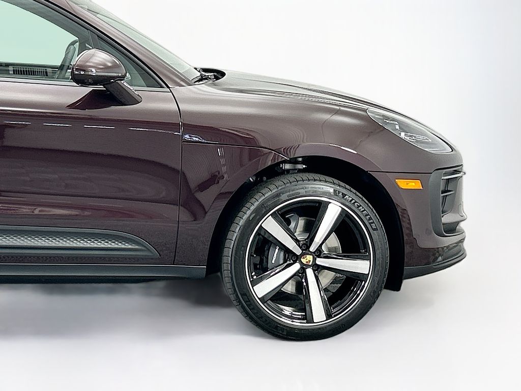 Thumbnail: 2026 Porsche Macan - 11