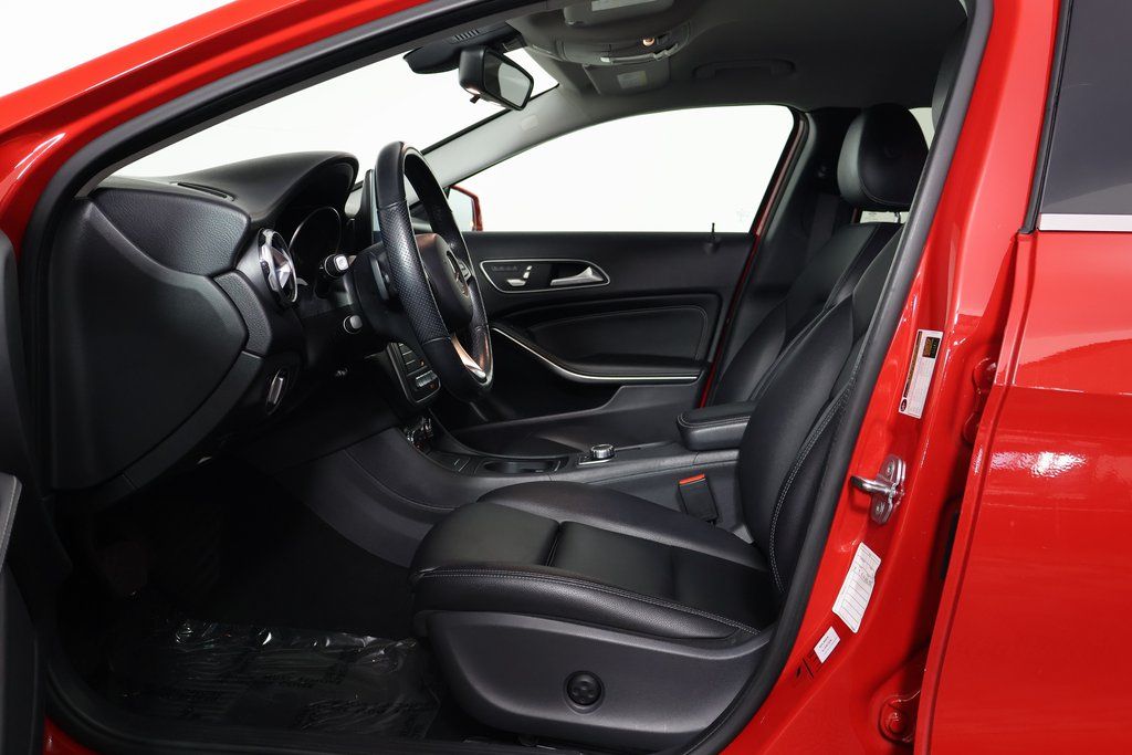 Thumbnail: 2019 Mercedes-Benz GLA - 10