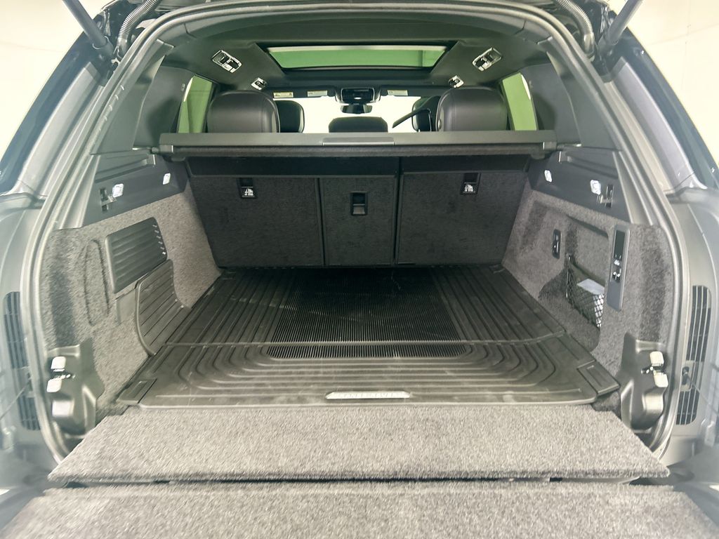 Thumbnail: 2026 Land Rover Range Rover - 27