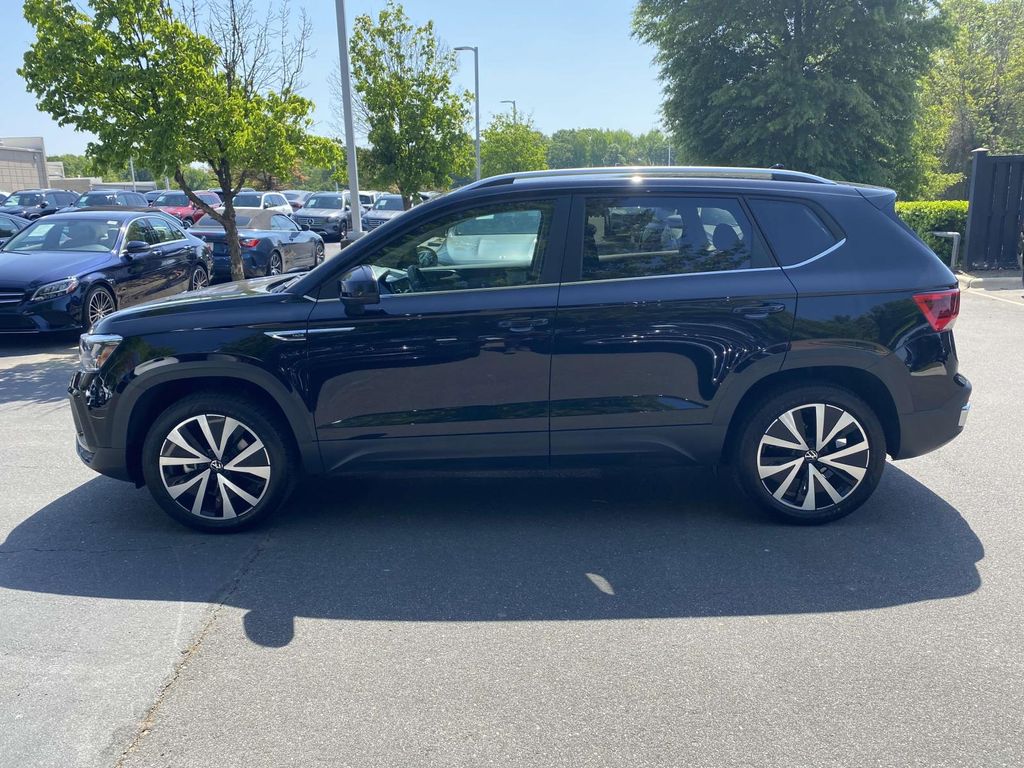 2022 Volkswagen Taos SE 7