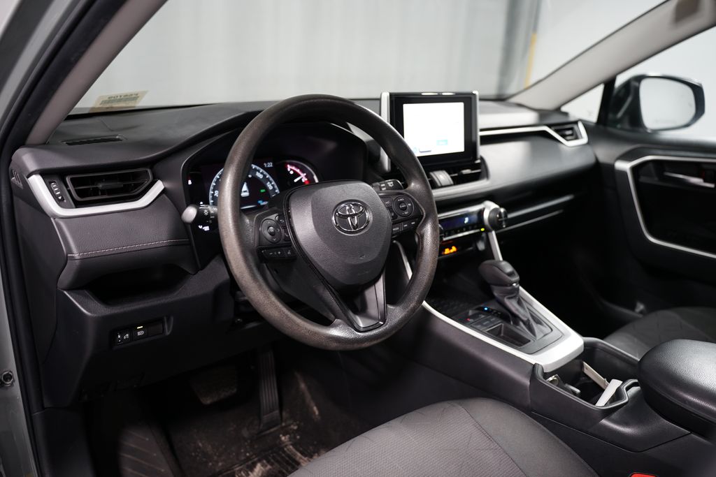 2023 Toyota RAV4 XLE 7