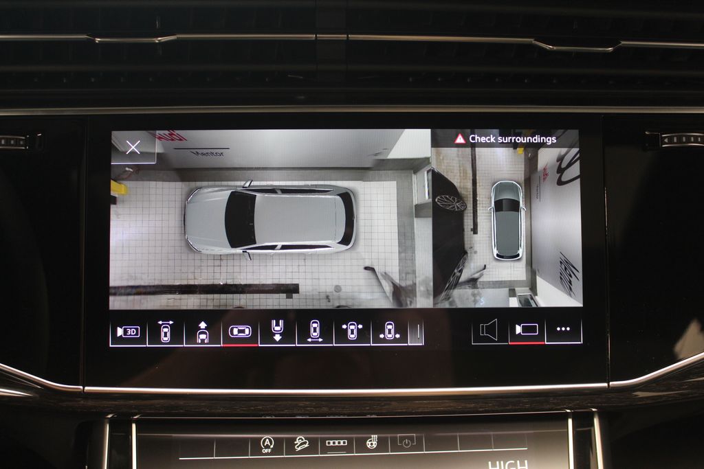 Thumbnail: 2026 Audi Q7 - 23