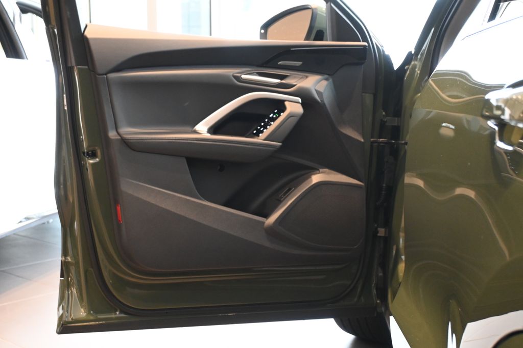 Thumbnail: 2025 Audi Q5 - 22