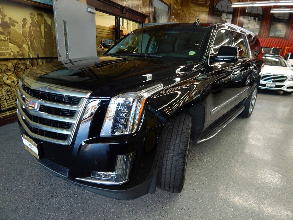 2019 Cadillac Escalade ESV Luxury 4WD