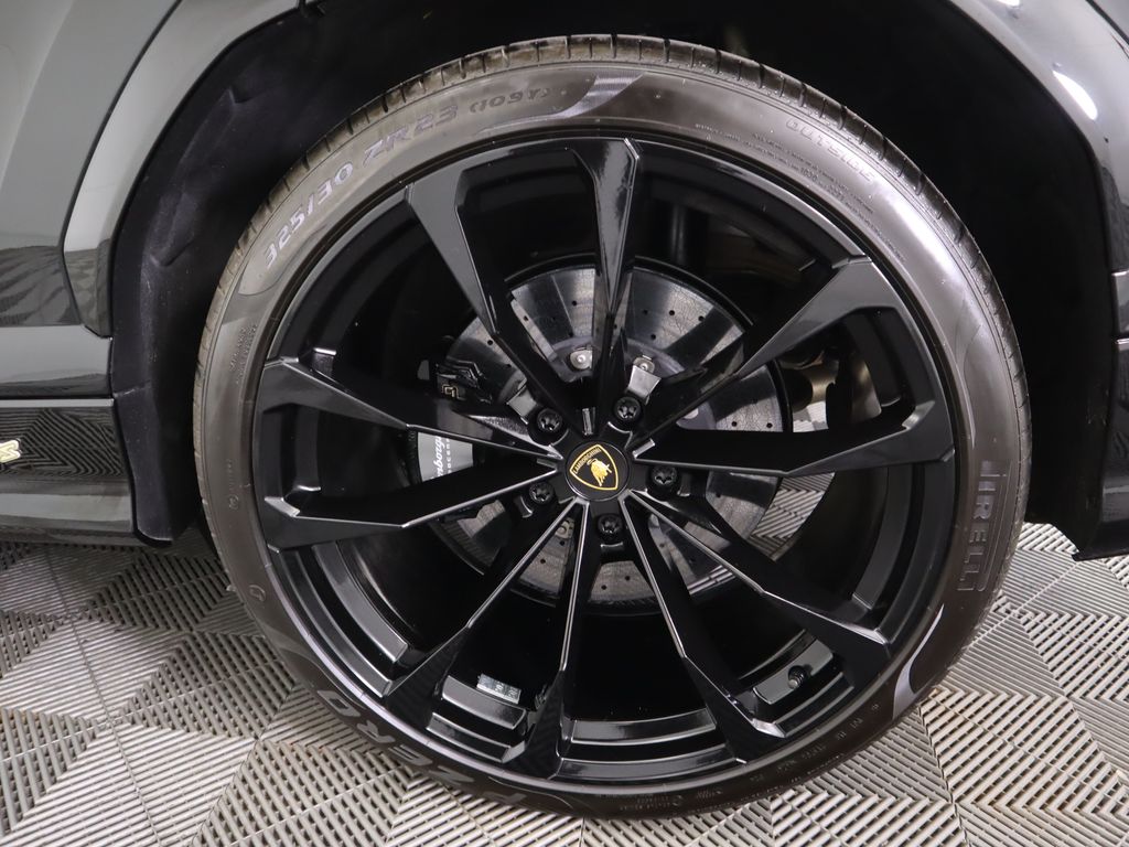Thumbnail: 2024 Lamborghini Urus - 32