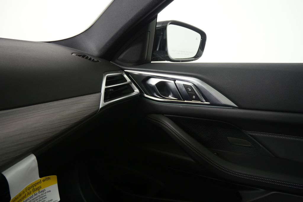 Thumbnail: 2025 BMW 4 Series - 26