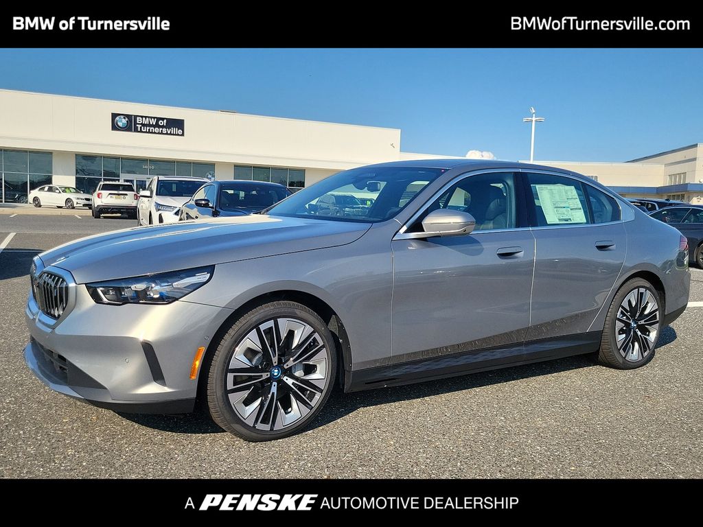 2025 BMW i5 xDrive40 -
                Turnersville, NJ