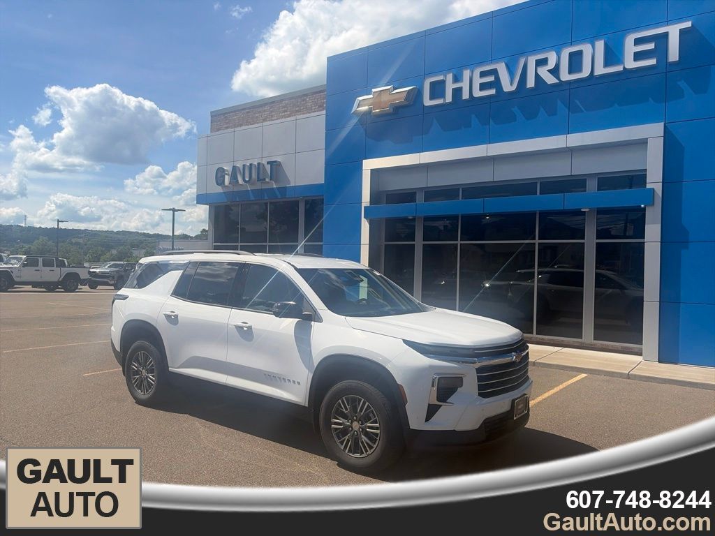 Summit White 2026 Chevrolet Traverse SUV / Crossover Four-Wheel Drive 8-Speed Automatic