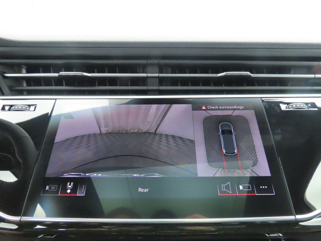 Thumbnail: 2025 Audi Q7 - 17
